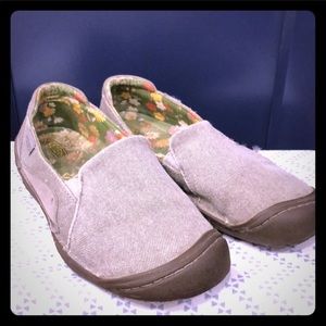 REPOSH! Keen Canvass Slip On Women's Size 10.5